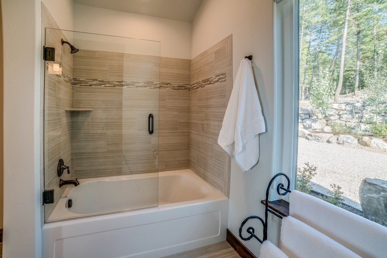 Shower & Tub Installation in Netos